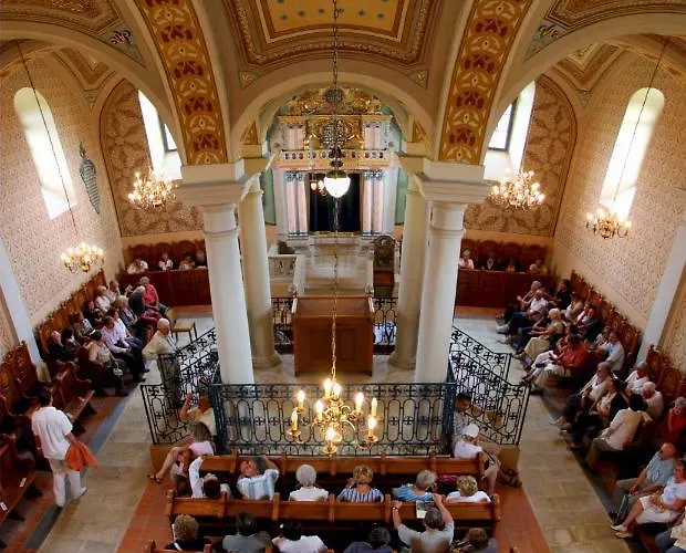 Nyulaszo Vendeghaz Es Galeria * Mád